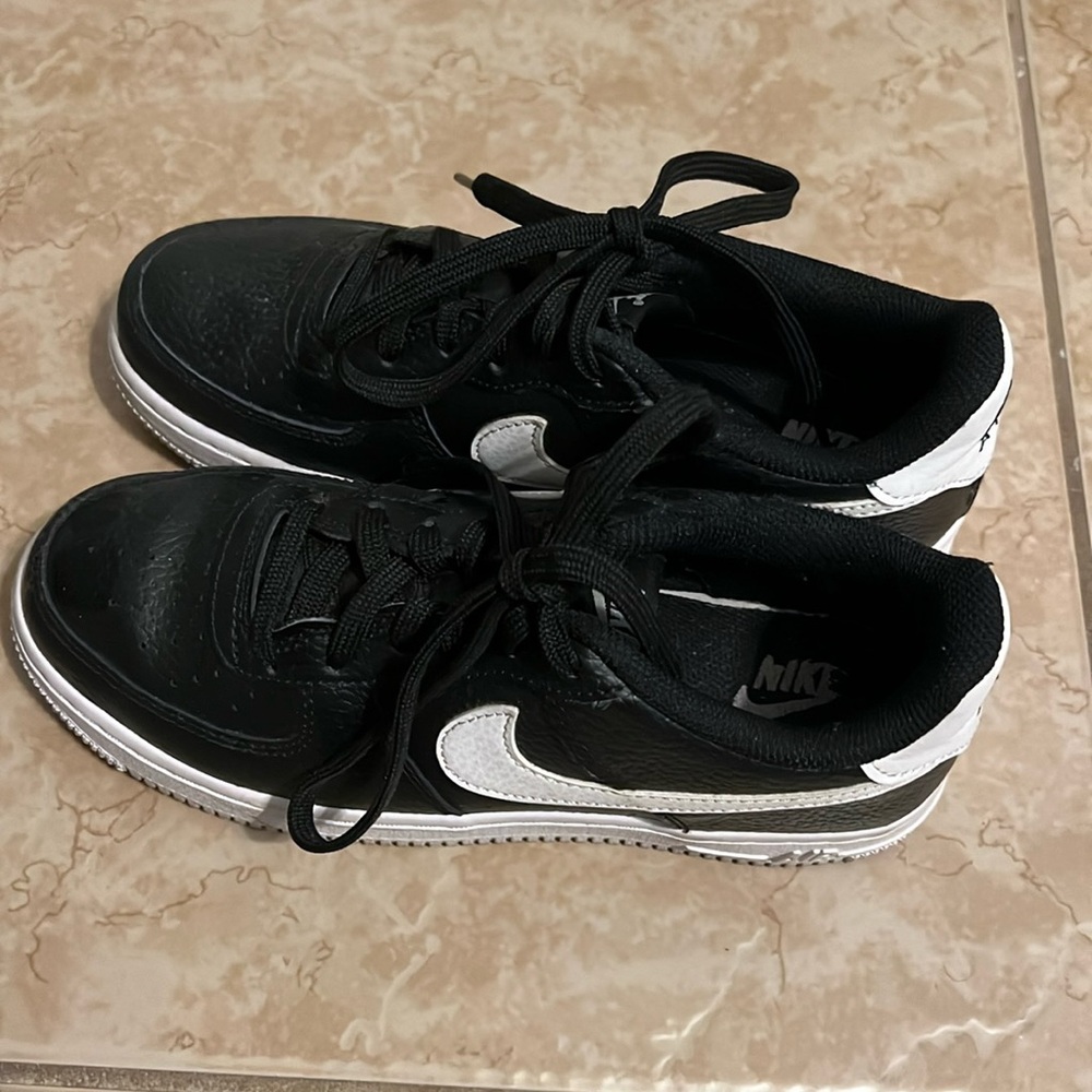 Nike Air Force 1
Big Kids' Shoes